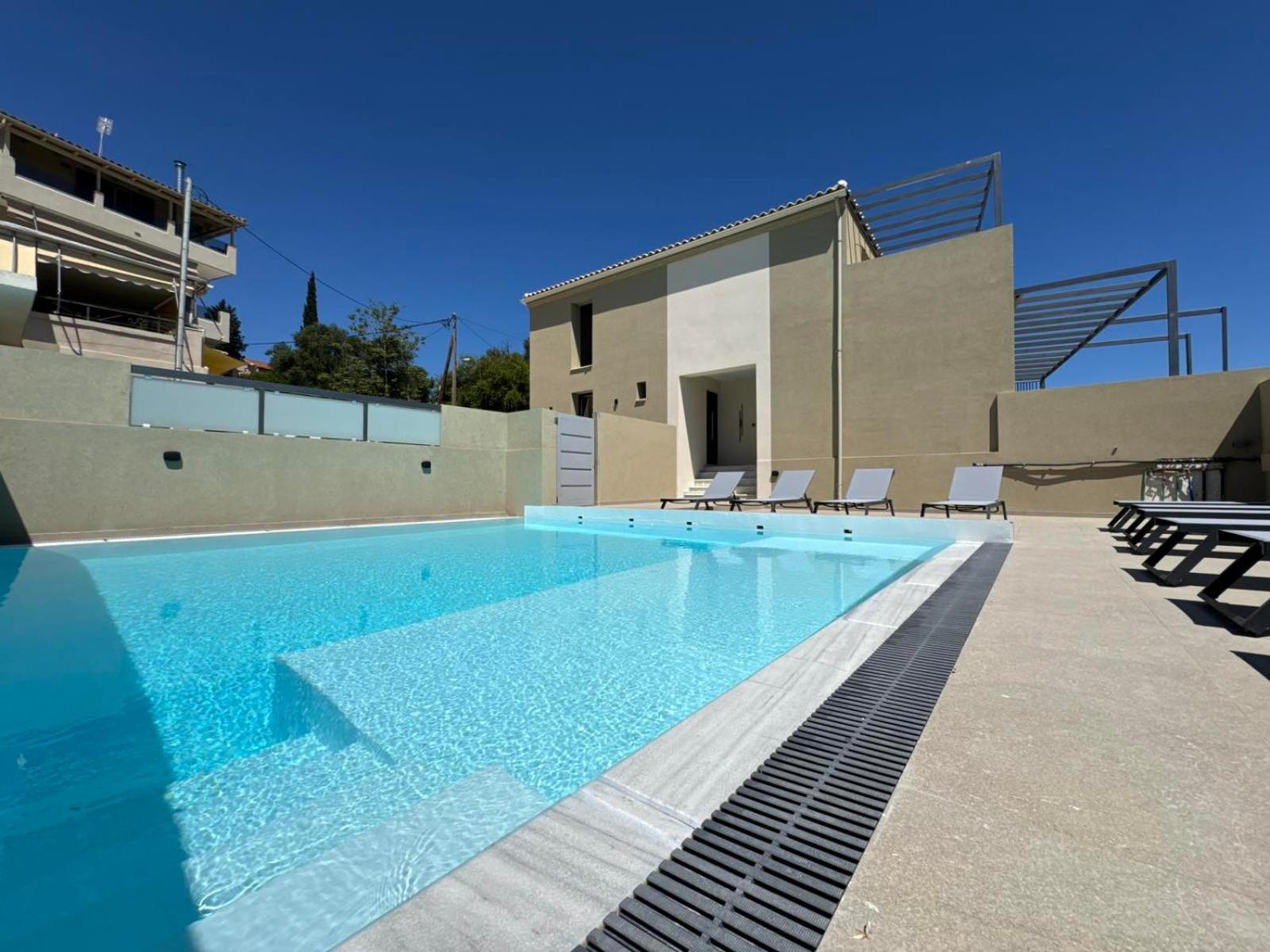 Alex Apartment Suites Virós Extérieur photo